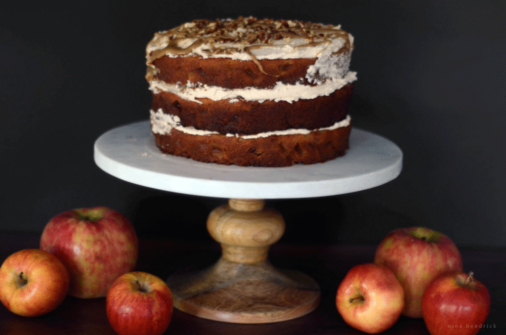 Naked Cake surrounded by apples
