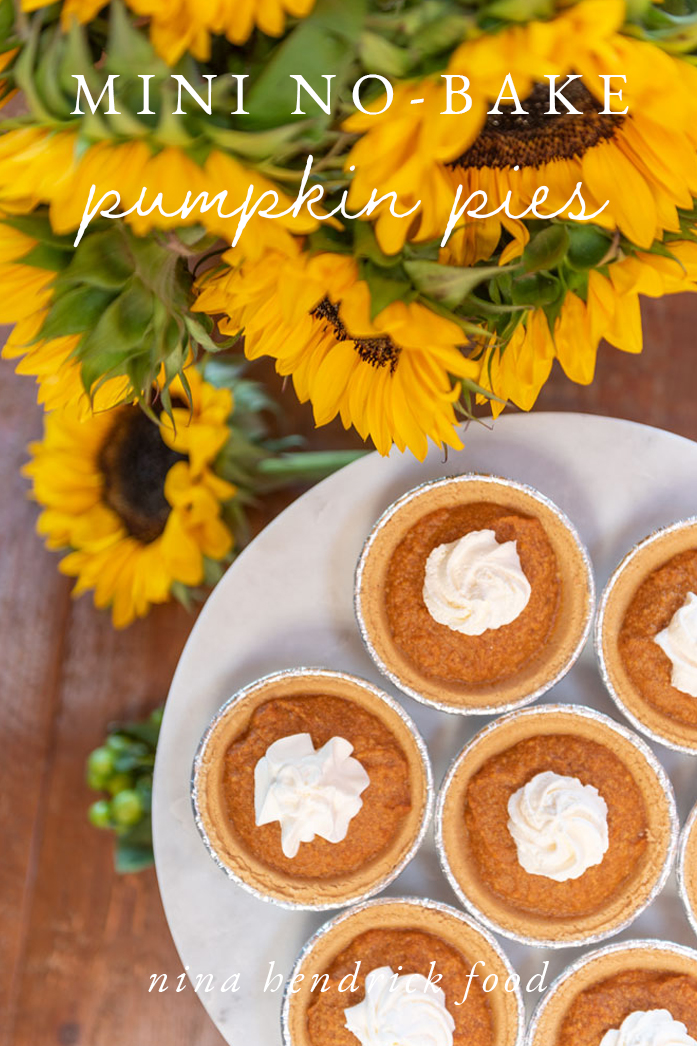 Mini No-Bake Pumpkin Pies - A Quick and Easy Thanksgiving Treat