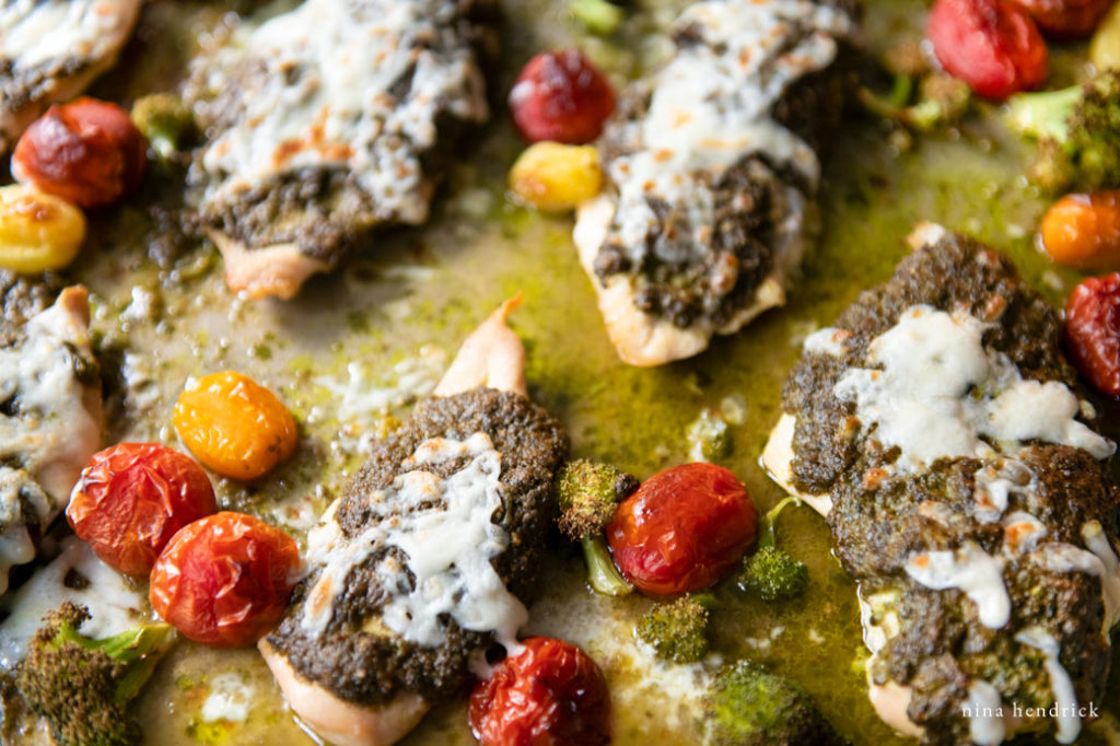 Baked chicken with pesto